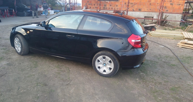 BMW Seria 1 cena 18500 przebieg: 259600, rok produkcji 2011 z Sławno małe 56